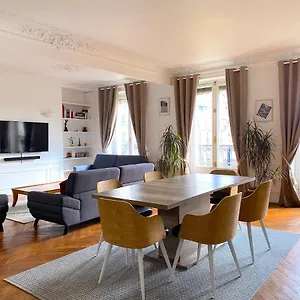 Apartamento Marvellous Sunbathed 3br At The Heart Of, París